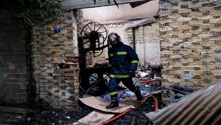 Νεκρός άντρας σε εγκαταλελειμένο κτήριο όπου ξέσπασε πυρκαγιά