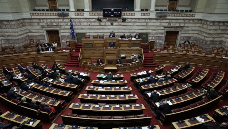 Βουλή: Υπερψηφίστηκε ο νέος εκλογικός νόμος