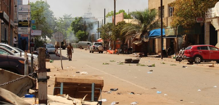 Επίθεση σε αγορά της Μπουργκίνα Φάσο με 36 νεκρούς