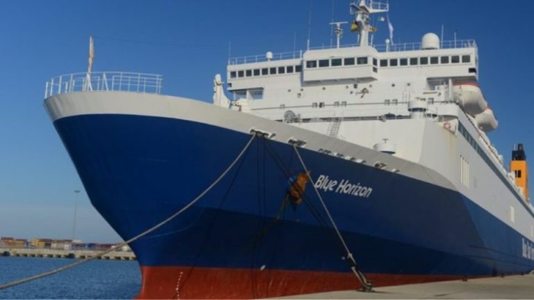 Στο λιμάνι του Ηρακλείου προσέκρουσε το επιβατηγό οχηματαγωγό πλοίο Blue Horizon