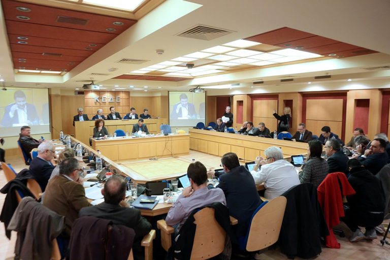 ΚΕΔΕ: Άμεση χρηματοδότηση των νησιωτικών δήμων που δέχονται προσφυγικές και μεταναστευτικές ροές