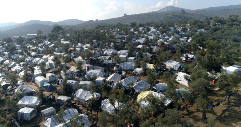 Νέα πρόταση θα καταθέσει τις επόμενες ημέρες η κυβέρνηση για το προσφυγικό στη Λέσβο