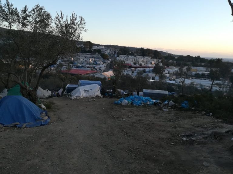 Αποτρεπτική συνοριακή πολιτική, επιστροφές και καταπολέμηση των δικτύων διακινητών πρότεινε ο Κουμουτσάκος
