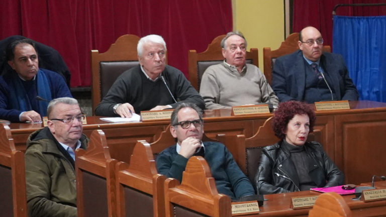 Ομοβροντία αντιδράσεων για προσφυγικό-μεταναστευτικό: Σύσκεψη με Περιφερειάρχη και Δημάρχους