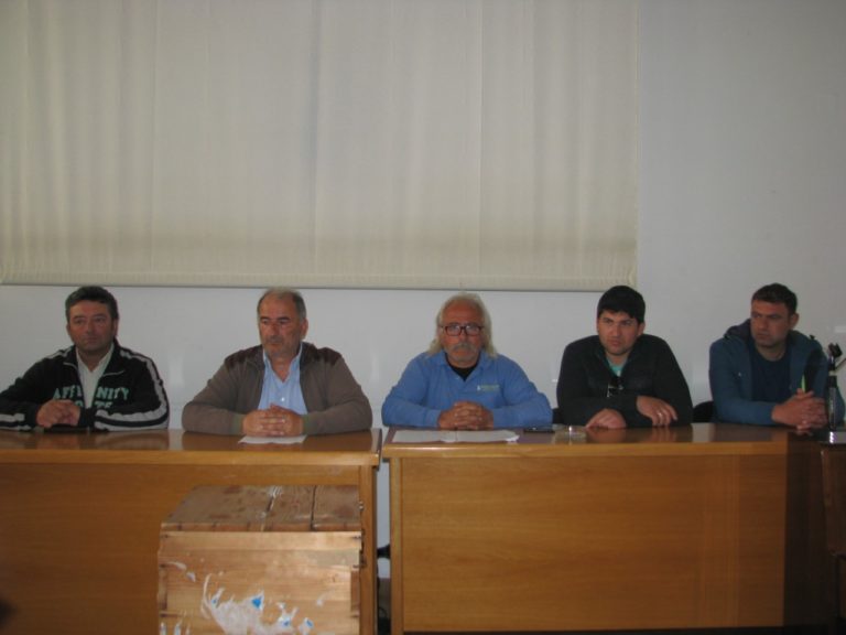 Στον κόμβο Αγ. Γεωργίου Πύργου οι αγρότες