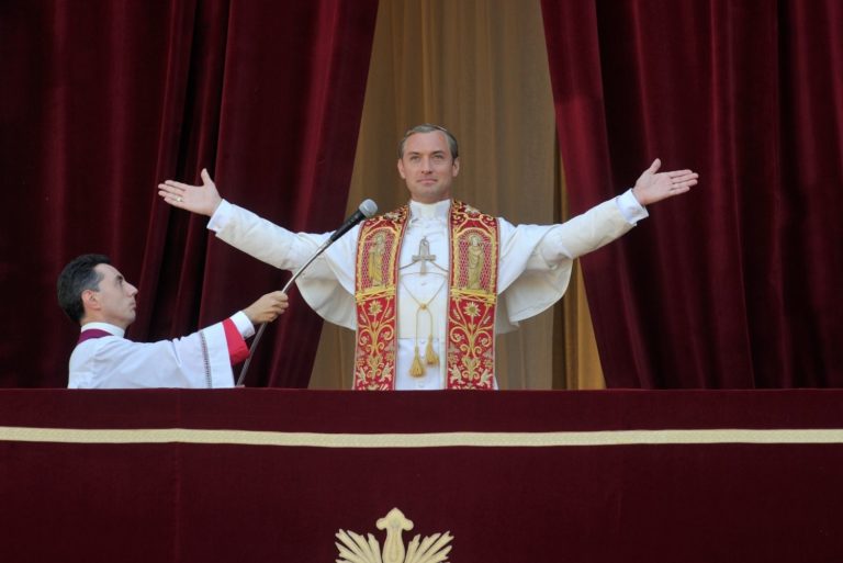 «The Young Pope» – Η εξαιρετική σειρά με τον Τζουντ Λο στην ΕΡΤ1