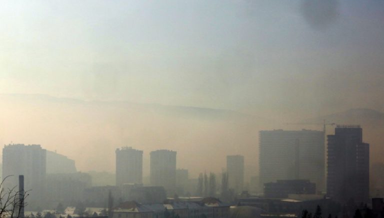 Τοξικό νέφος πλήττει τα Βαλκάνια