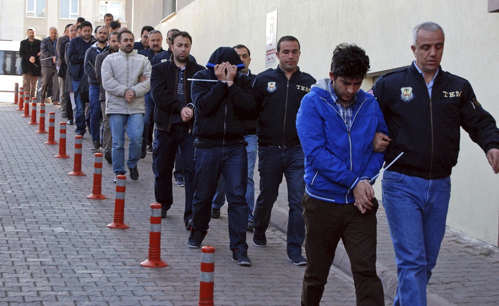 Να συλληφθούν 176 στρατιωτικοί ζητούν οι εισαγγελείς στην Τουρκία