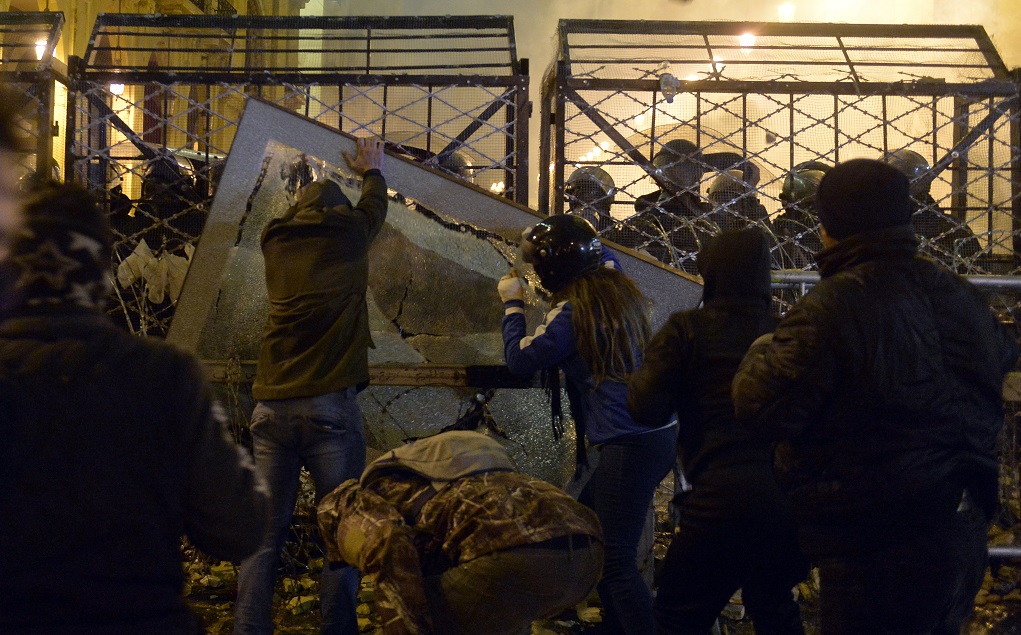 Νέος κύκλος βίας στον Λίβανο – Συγκρούσεις διαδηλωτών και αστυνομίας (video)