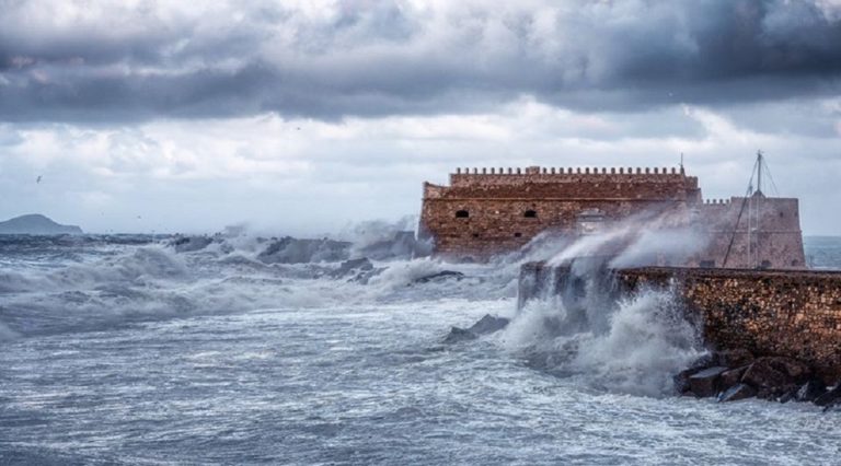 Ισχυρoί βοριάδες στο Αιγαίο και βροχοπτώσεις στην Κρήτη έως το Σάββατο