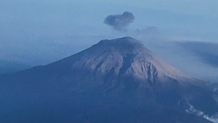 Μεξικό: “Βρυχάται” ξανά το ηφαίστειο “Ποποκατεπετλ”