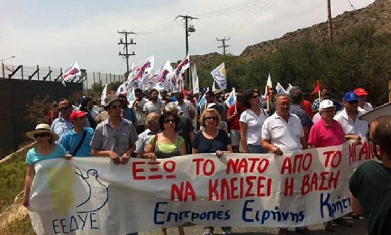 Χανιά: Αντιπολεμική Πικετοφορία στην Αγορά από την Επιτροπή Ειρήνης(audio)