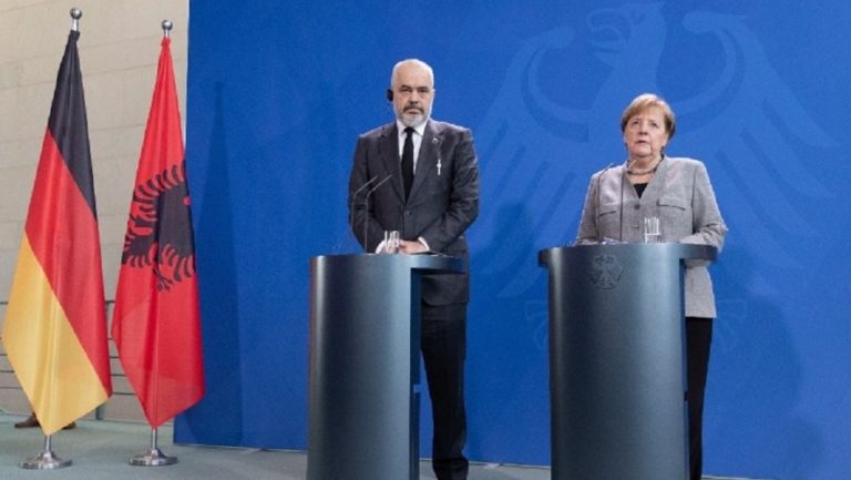 Μέρκελ: Εντατικότερες ενταξιακές διαπραγματεύσεις με Αλβανία-Β. Μακεδονία (video)