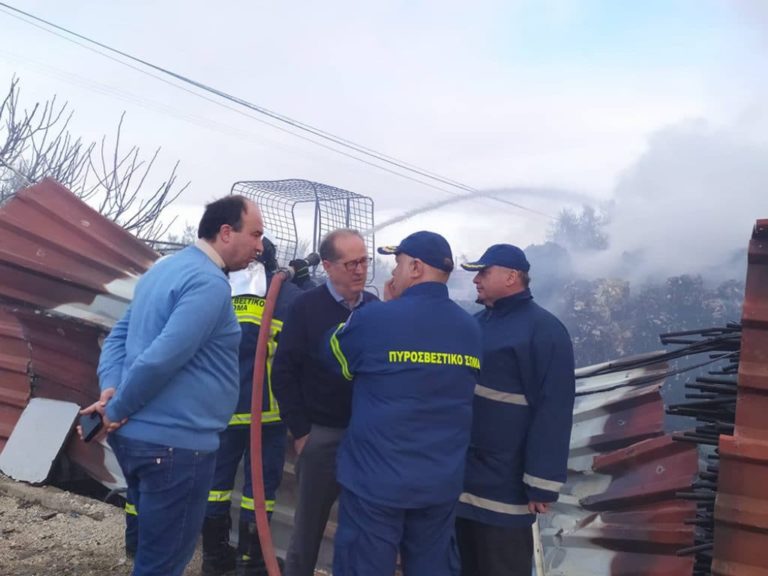 Στην πυρκαγιά της Κορινθίας ο Π. Νίκας