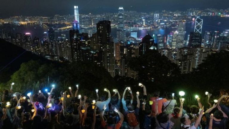 “Απελευθέρωση” του Χονγκ Κονγκ ζήτησαν οι διαδηλωτές-Νέες εικόνες βίας (video)
