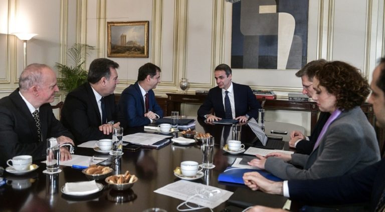 Συνάντηση Κ. Μητσοτάκη με την ηγεσία του υπουργείου Τουρισμού