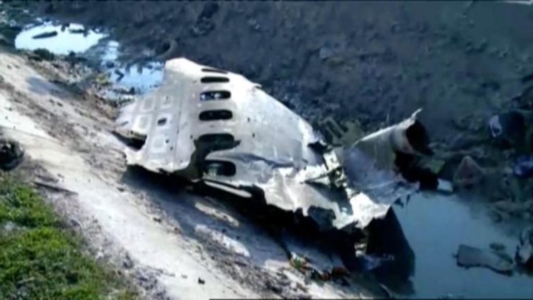 Συντριβή Boeing μετά την απογείωση-Ιρανοί, Καναδοί, Ευρωπαίοι στα θύματα (video)