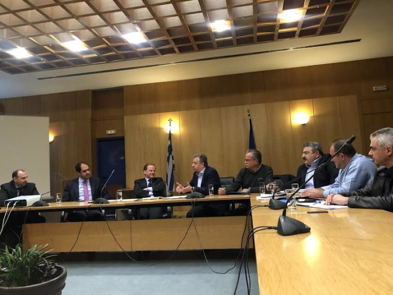 Σύσκεψη με Καραμανλή για τον ΒΟΑΚ