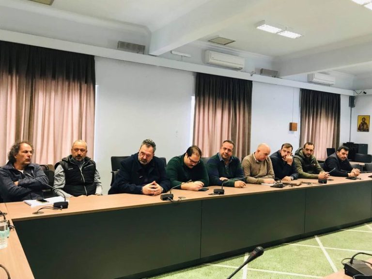 Συναντήσεις Δημάρχου με φορείς της Αγ. Μαρίνας και  τον Καθηγητή Διαχείρισης Φυσικών Καταστροφών, Κ. Συνολάκη, για το ζήτημα της διάβρωσης του παραλιακού μετώπου