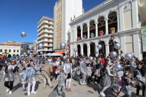 Πάτρα:Χαμόγελα και χρώμα στο παιδικό καρναβάλι