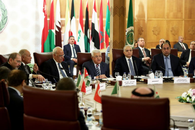 Σύνοδος Αραβικού Συνδέσμου: Ο Αμπάς διακόπτει “όλες τις σχέσεις” με ΗΠΑ και Ισραήλ
