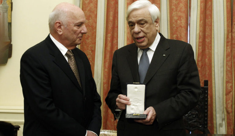 Βράβευση του Χρ. Ζερεφού από τον ΠτΔ με το Παράσημο του Ταξιάρχη του Τάγματος της Τιμής