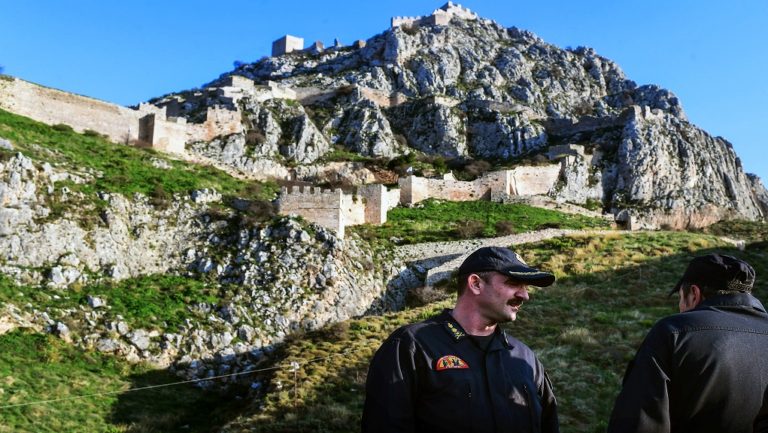 Σύλληψη κακοποιών στην Αρχαία Κόρινθο- Πυροβόλησαν κατά αστυνομικών (video)