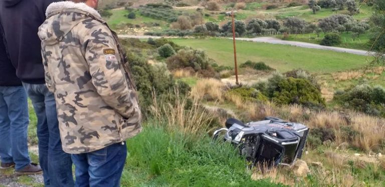 Αυτοκίνητο σε γκρεμό στα Μάταλα