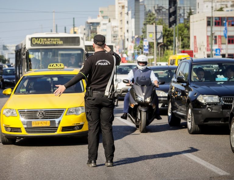 Ταλαιπωρία για οδηγούς και επιβάτες- Δείτε την κίνηση στους δρόμους σε πραγματικό χρόνο
