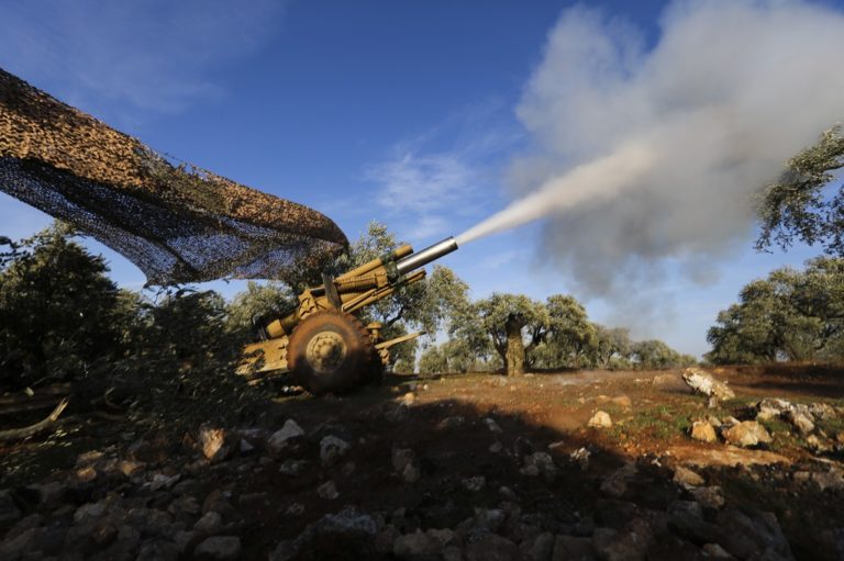 Μάχες για την ανακατάληψη της Σαρακέμπ – Αντιεροπορικά πυρά στην Ιντλίμπ
