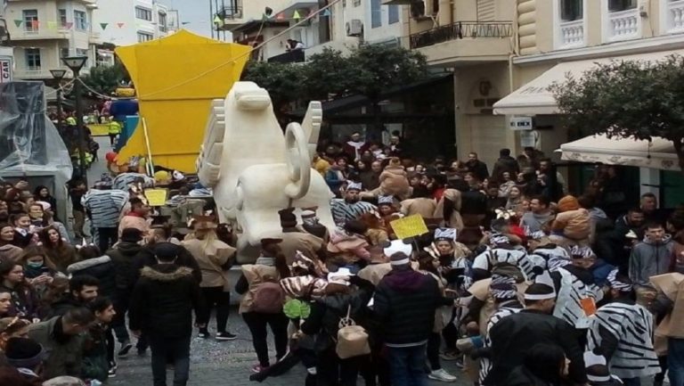 Κέφι και συμμετοχή στην παρέλαση του Καστρινού Καρναβαλιού