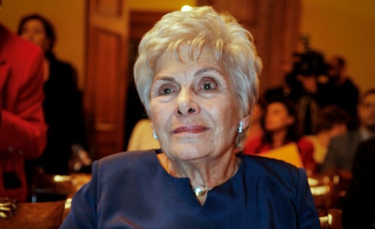 Πέθανε η μεγάλη Ελληνίδα ποιήτρια Κική Δημουλά -Συλλυπητήρια μηνύματα (video)