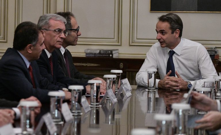 Στα νησιά ο Κ. Μητσοτάκης: Θα λογοδοτήσουν οι υπεύθυνοι για την βία-Συναντίληψη με τους δημάρχους-Μέτρα στήριξης (video)