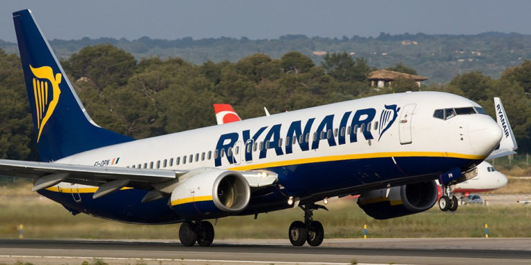 H Ryanair συνδέει, το καλοκαίρι, Μύκονο και Χανιά με Βουδαπέστη