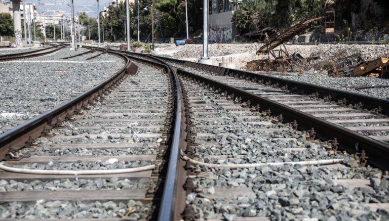 ΤΡΑΙΝΟΣΕ: Σύγκρουση τρένου με αγριογούρουνα κοντά στην Τιθορέα
