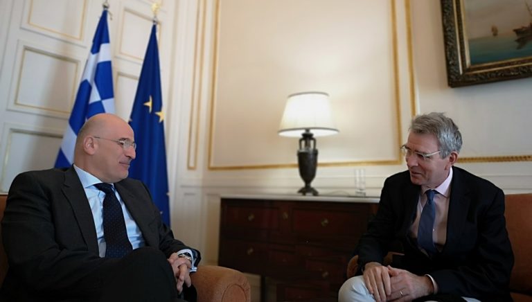 Με τον Τζέφρι Πάιατ συναντήθηκε ο Νίκος Δένδιας