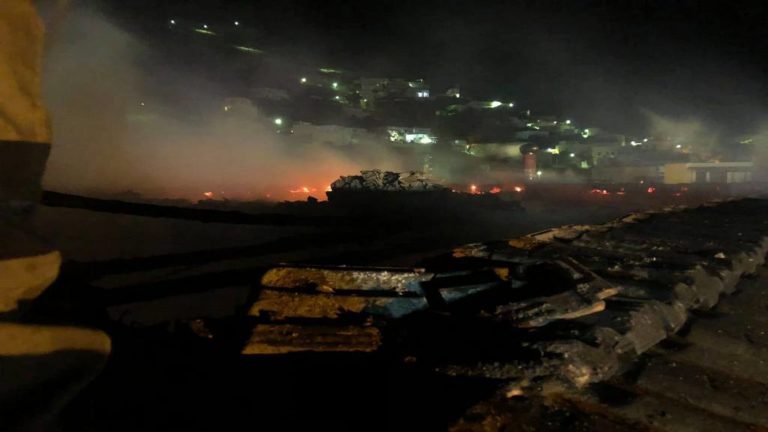 Φωτιά στη Λέρο-Κάηκαν ολοσχερώς δύο καταστήματα εστίασης