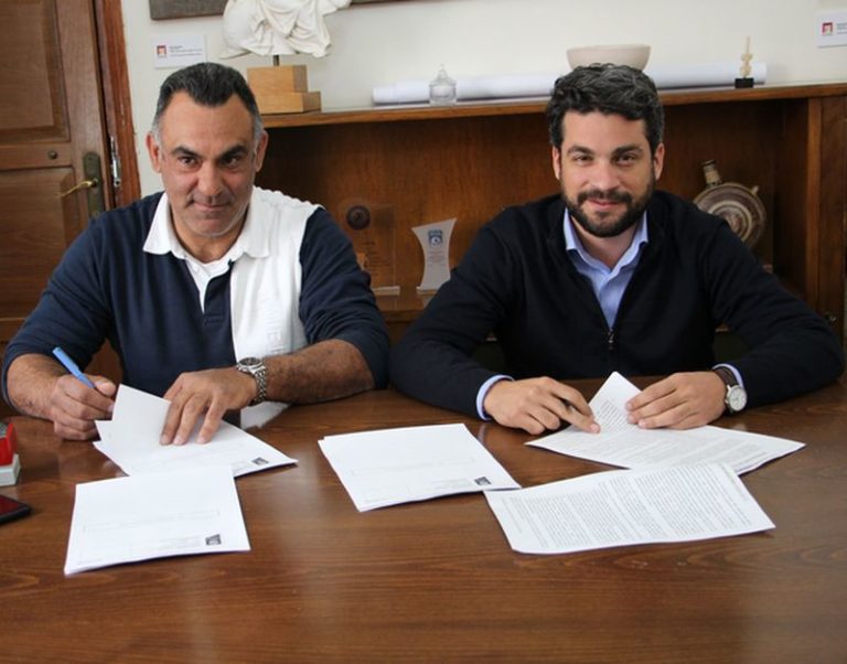 Κατεδάφιση κτιρίων εντός της Παλιάς Πόλης –  Υπογραφή σύμβασης από τον Δήμαρχο Χανίων, Π. Σημανδηράκη