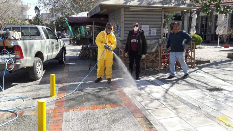 Απολυμαίνει δημόσιους χώρους ο Δήμος Φαρσάλων