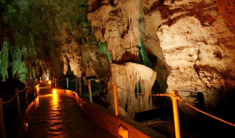 Σπήλαιο Αλιστράτης: Παγκόσμια πρωτοτυπία, ξενάγηση από το ρομπότ «Περσεφόνη»