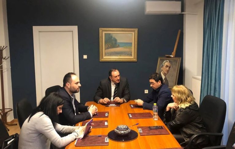 Το Κέντρο Κοινότητας Ρομά στον Τύρναβο επισκέφθηκε ο Γ.Γ Κοινωνικής Αλληλεγγύης