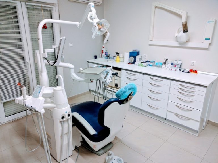Πλήρης λειτουργία οδοντιατρείων
