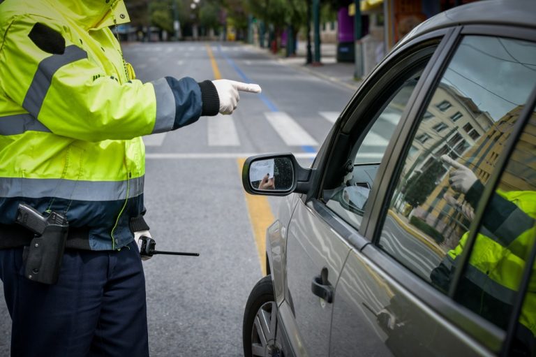 Βεβαιώθηκαν 1.113 παραβάσεις του μέτρου περιορισμού κυκλοφορίας