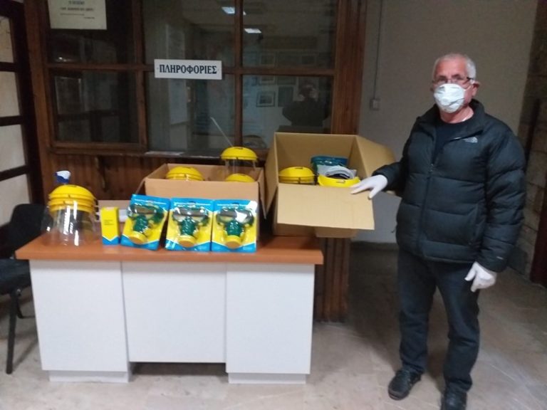 Υφασμάτινες μάσκες-ασπίδες προστασίας και μάσκες υψηλής προστασίας στο Νοσοκομείο Καστοριάς