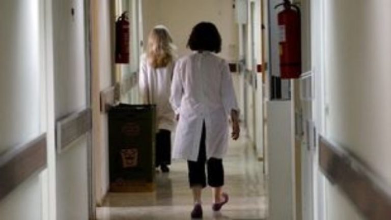 ΕΟΔΥ-‘Εκκληση: Στα νοσοκομεία μόνο πολίτες απο ευπαθείς ομάδες