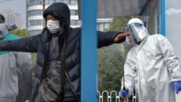Ξεπερνούν τις 700.000 τα κρούσματα παγκοσμίως- Καταγράφηκαν 33.509 θάνατοι (video)