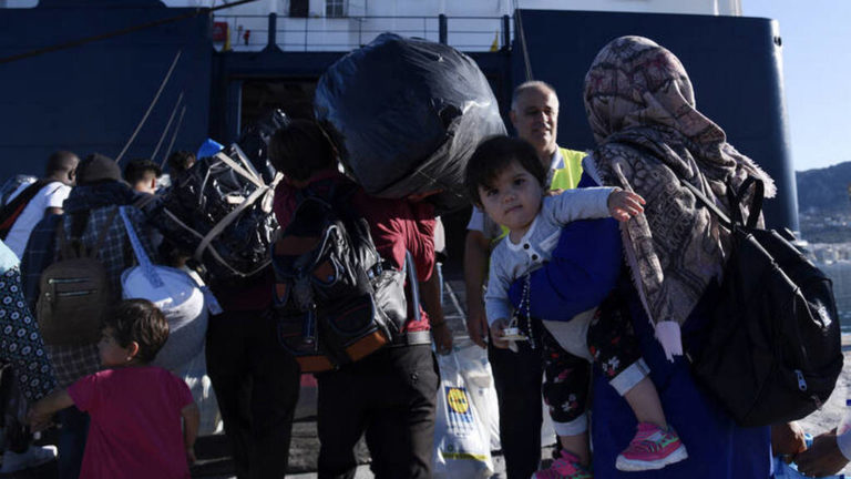 620 πρόσφυγες μεταφέρθηκαν στην ενδοχώρα
