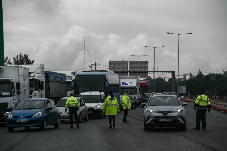 Πρώτη μέρα περιορισμού της κυκλοφορίας – Πως αντιδρούν οι πολίτες (video)