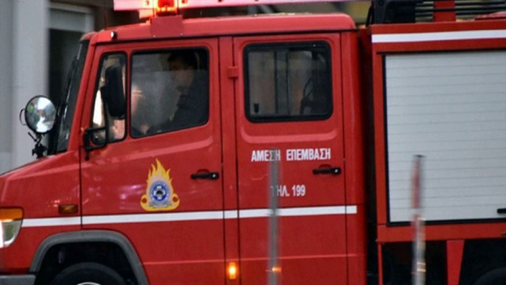 Χανιά: Πυροσβεστικό όχημα “κόλλησε” στο χαλάζι
