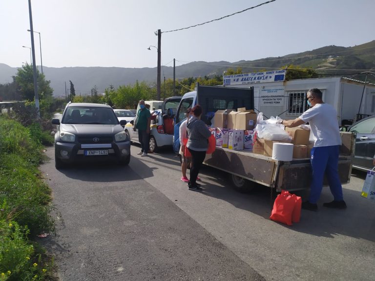 Διανομή προϊόντων σε πληθυσμούς Ρομά από τον Δήμο Χανίων